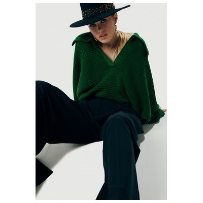 Зеленый шерстяной свитер oversize
