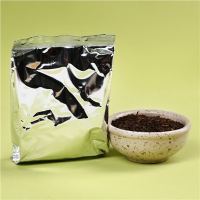 Подарочный набор «Крутому мужику»: чай чёрный с лимоном 50 г., молочный шоколад 70 г.