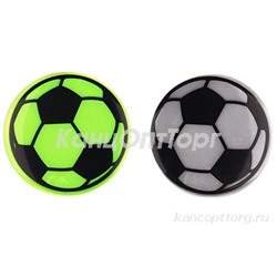Светоотражающий значок «Футбольный мяч», d = 5, 8 см, цвет МИКС
