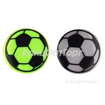 Светоотражающий значок «Футбольный мяч», d = 5, 8 см, цвет МИКС