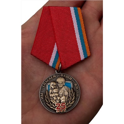 Юбилейная медаль "25 лет МЧС", - общественная награда в футляре из флока. №349 (98)