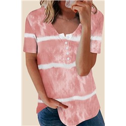 Розовая свободная футболка в белую полоску с овальным вырезом на пуговицах