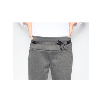 Серые школьные брюки для девочки 82483-ДШ20