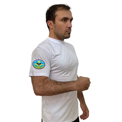 Белая футболка с термотрансфером "Разведка ВДВ" на рукаве