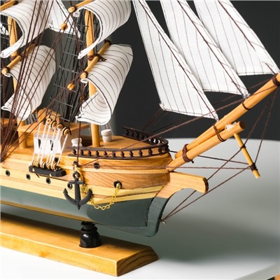 Корабль "Одиссея" с белыми парусами, зелено-коричневый корпус, 58*8*48см