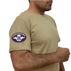 Песочная футболка с термопереводкой ВДВ на рукаве