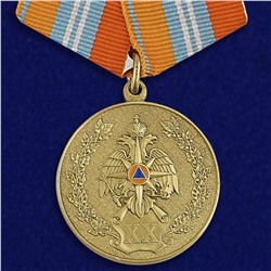 Латунная медаль ГКЧС-МЧС, с изображением средней эмблемы Министерства по чрезвычайным ситуациям №347 (96)