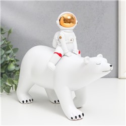 Сувенир полистоун "Космонавт верхом на медведе" белый 24х20х10,5 см
