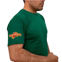 Зеленая футболка с трансфером на рукаве