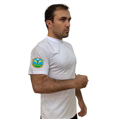 Белая футболка с термотрансфером "Десантура" на рукаве