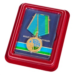 Медаль "90 лет ВДВ" в нарядном футляре из бордового флока, №2037